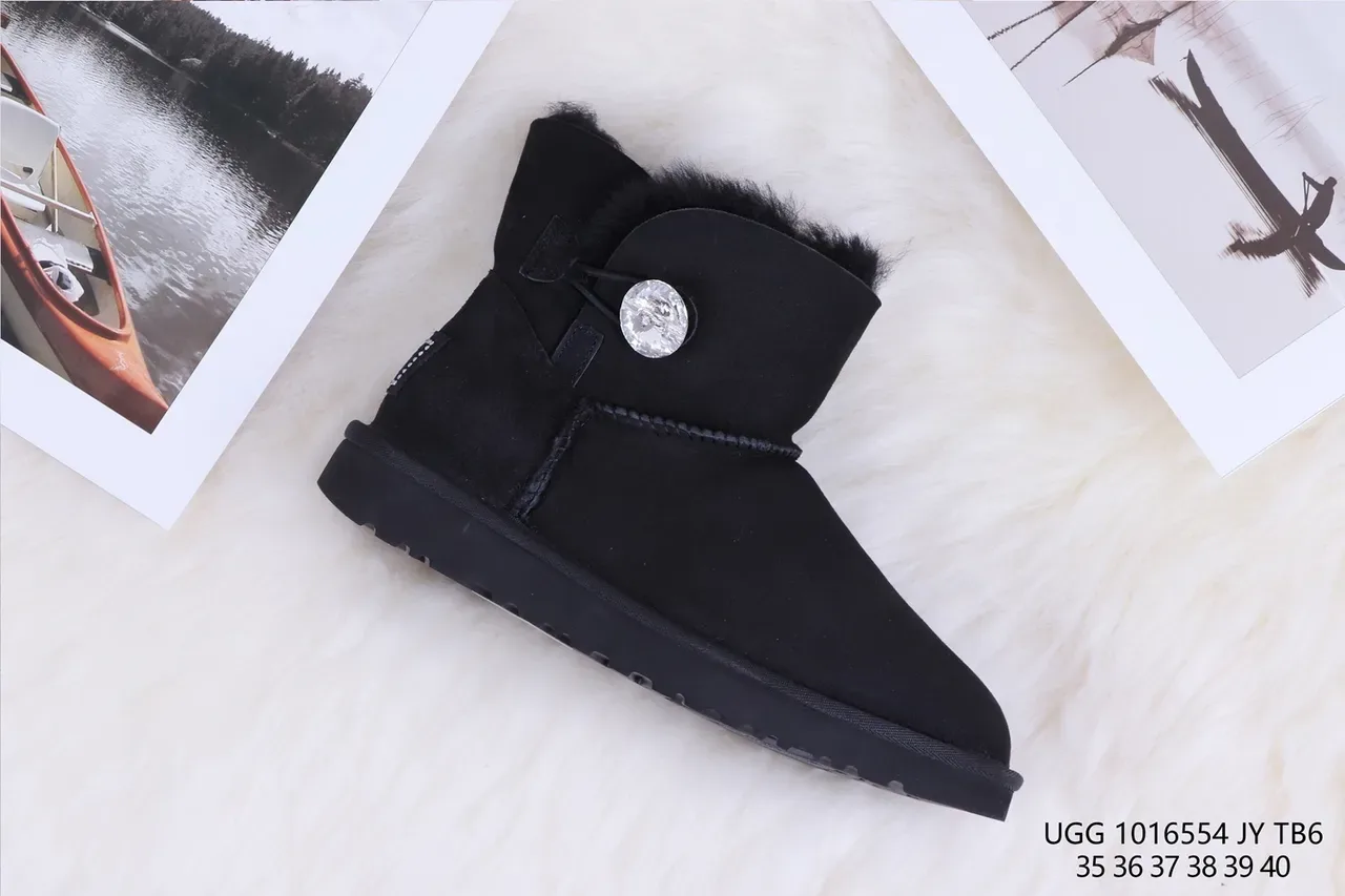 UGG काला शीयरलिंग-लाइंड सूड एंगल बूट 6