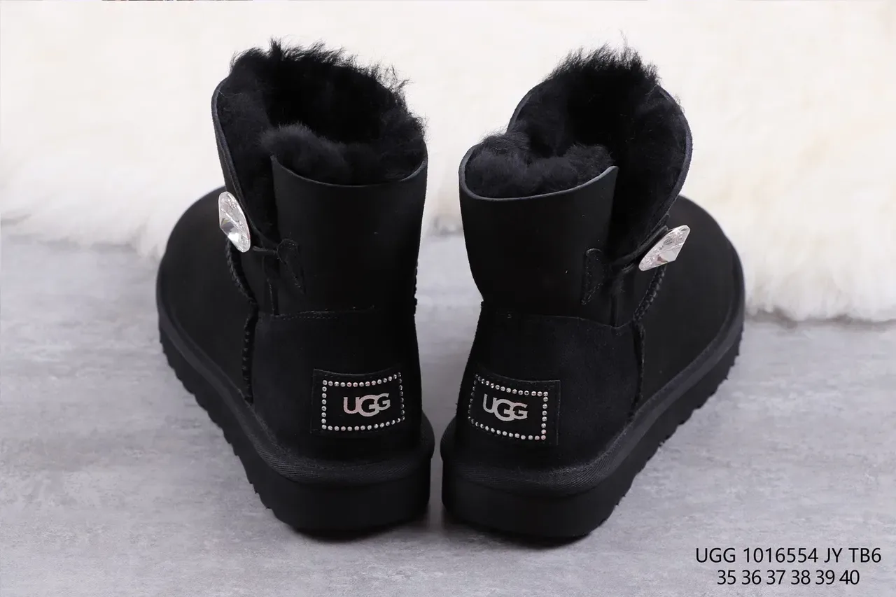 UGG काला शीयरलिंग-लाइंड सूड एंगल बूट 8