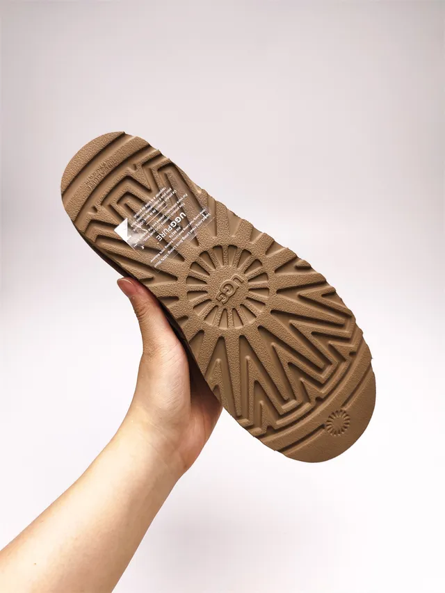 UGG 棕褐米色麂皮鞋面羊毛内里雪靴 5