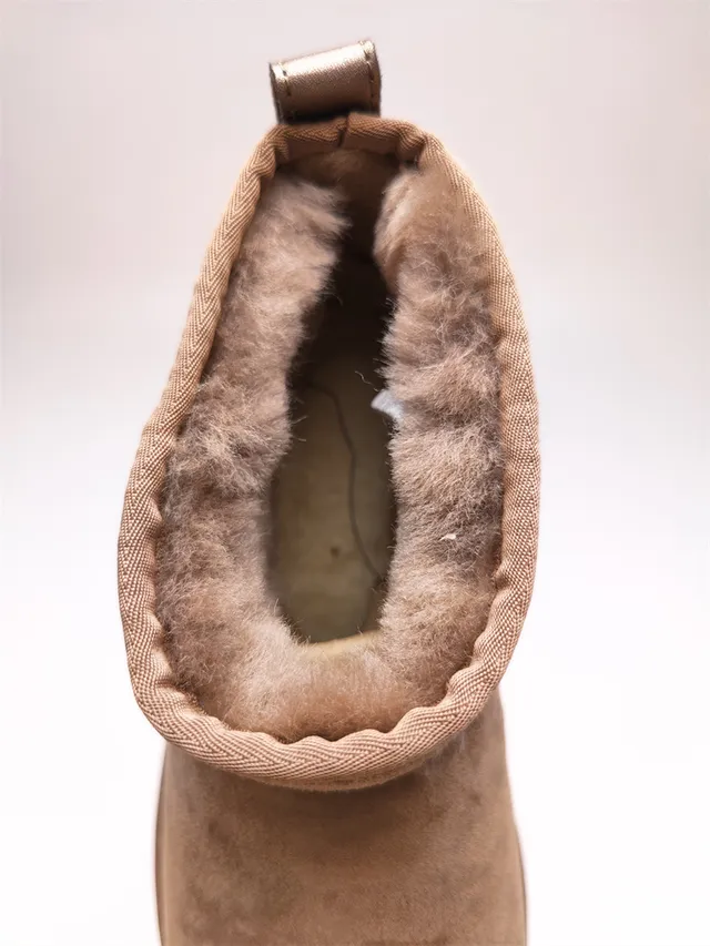UGG 棕褐米色麂皮鞋面羊毛内里雪靴 9