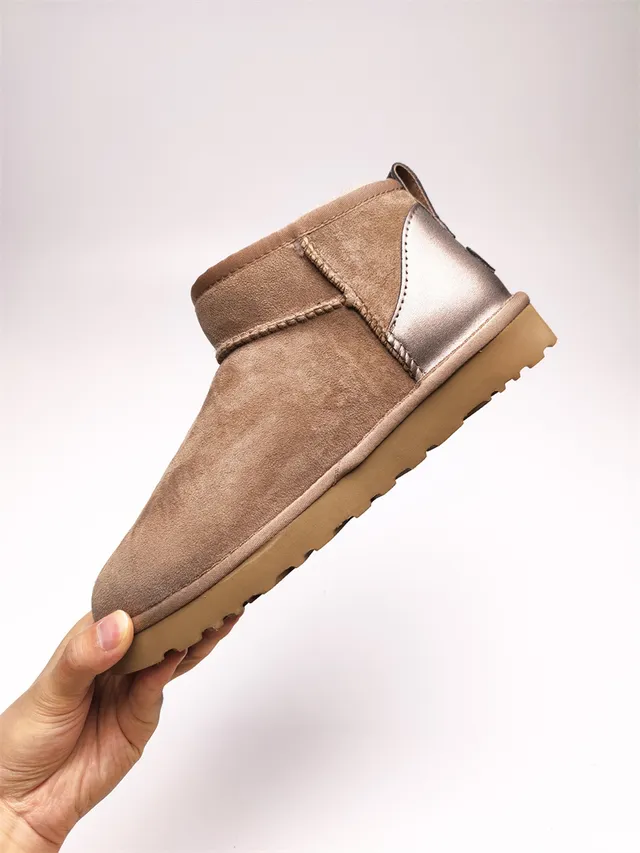 UGG 棕褐米色麂皮鞋面羊毛内里雪靴 12