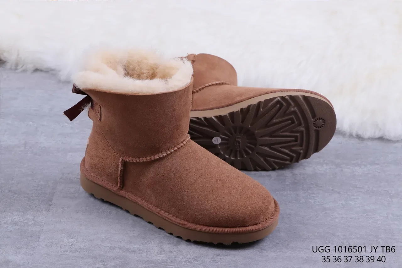 UGG क्लासिक मिनी भूरे सुड शीयरलिंग-लाइन्ड स्नो बूट 10