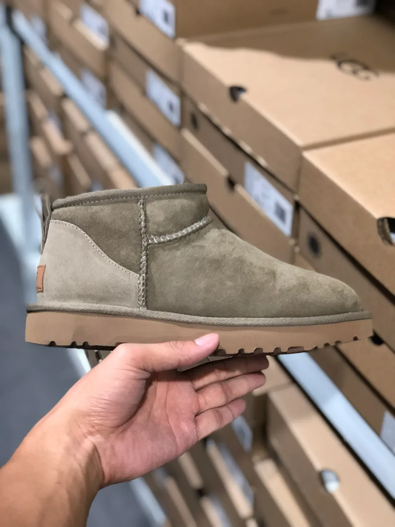 UGG Classic Mini Botas de Nieve Ante Gris 7