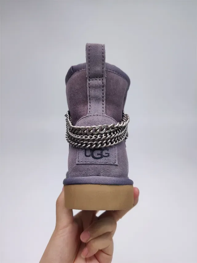 UGG Classic Mini 紫色麂皮链条装饰雪靴 9