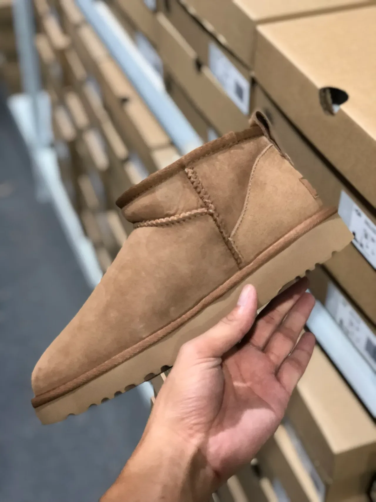 UGG Classic Mini Tan 麂皮羊毛内里雪靴 2