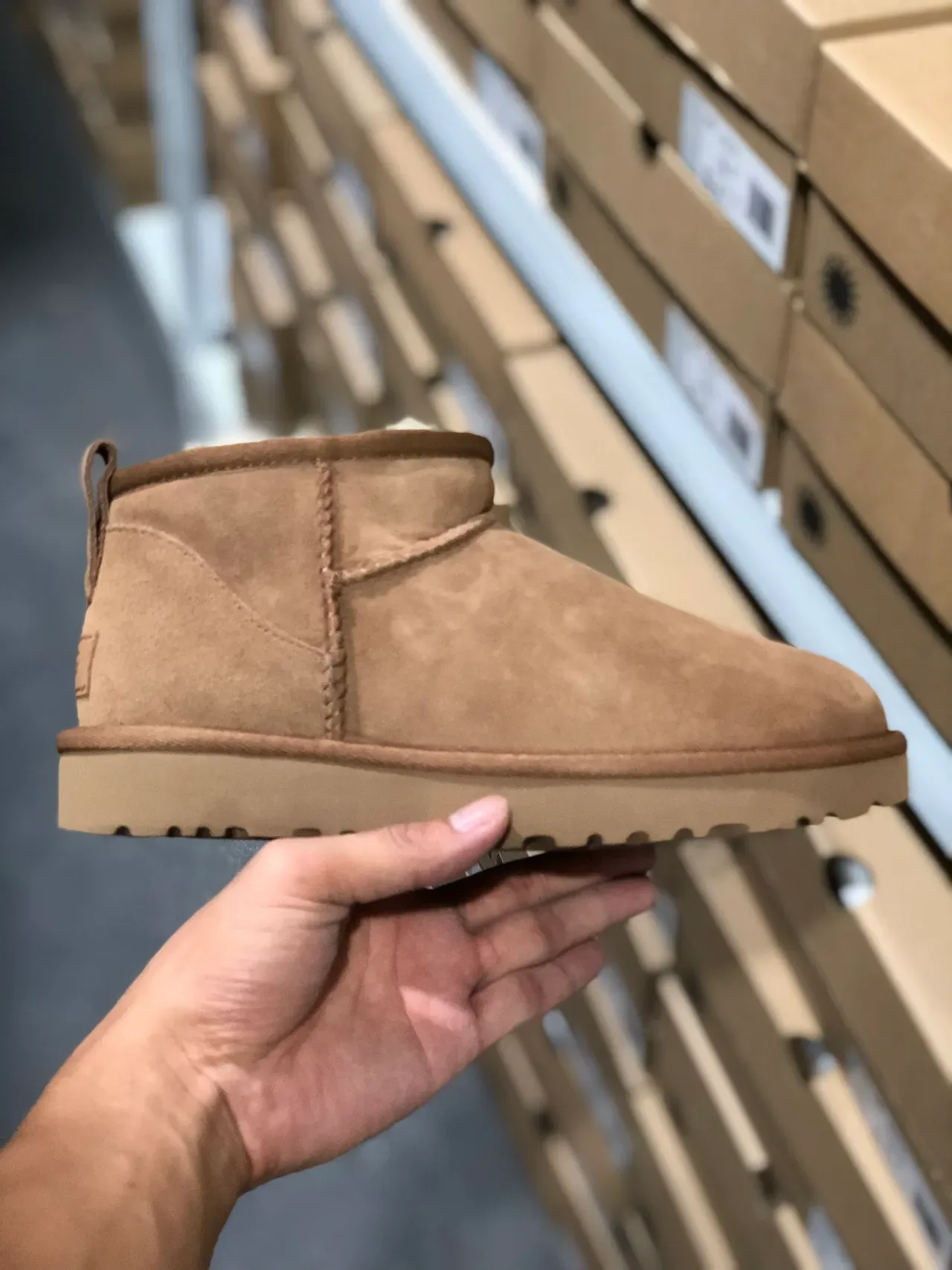 UGG Classic Mini Tan 麂皮羊毛内里雪靴 5