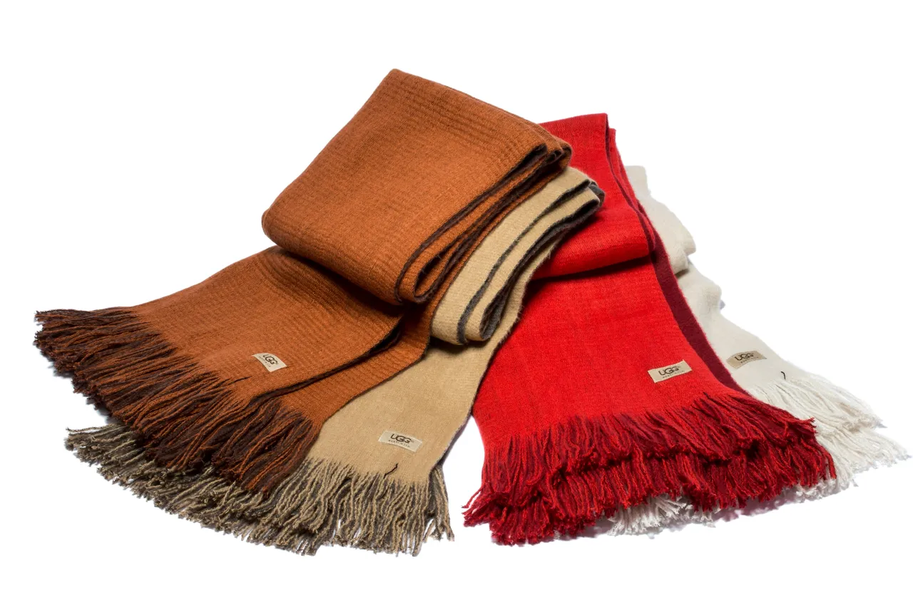 UGG Tissage simple frangé Écharpe en cachemire 2