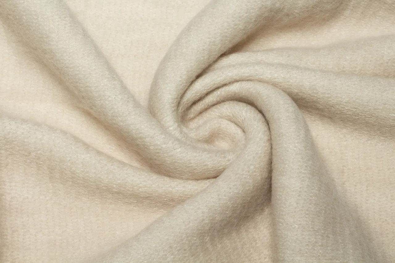 UGG Tissage simple frangé Écharpe en cachemire 8