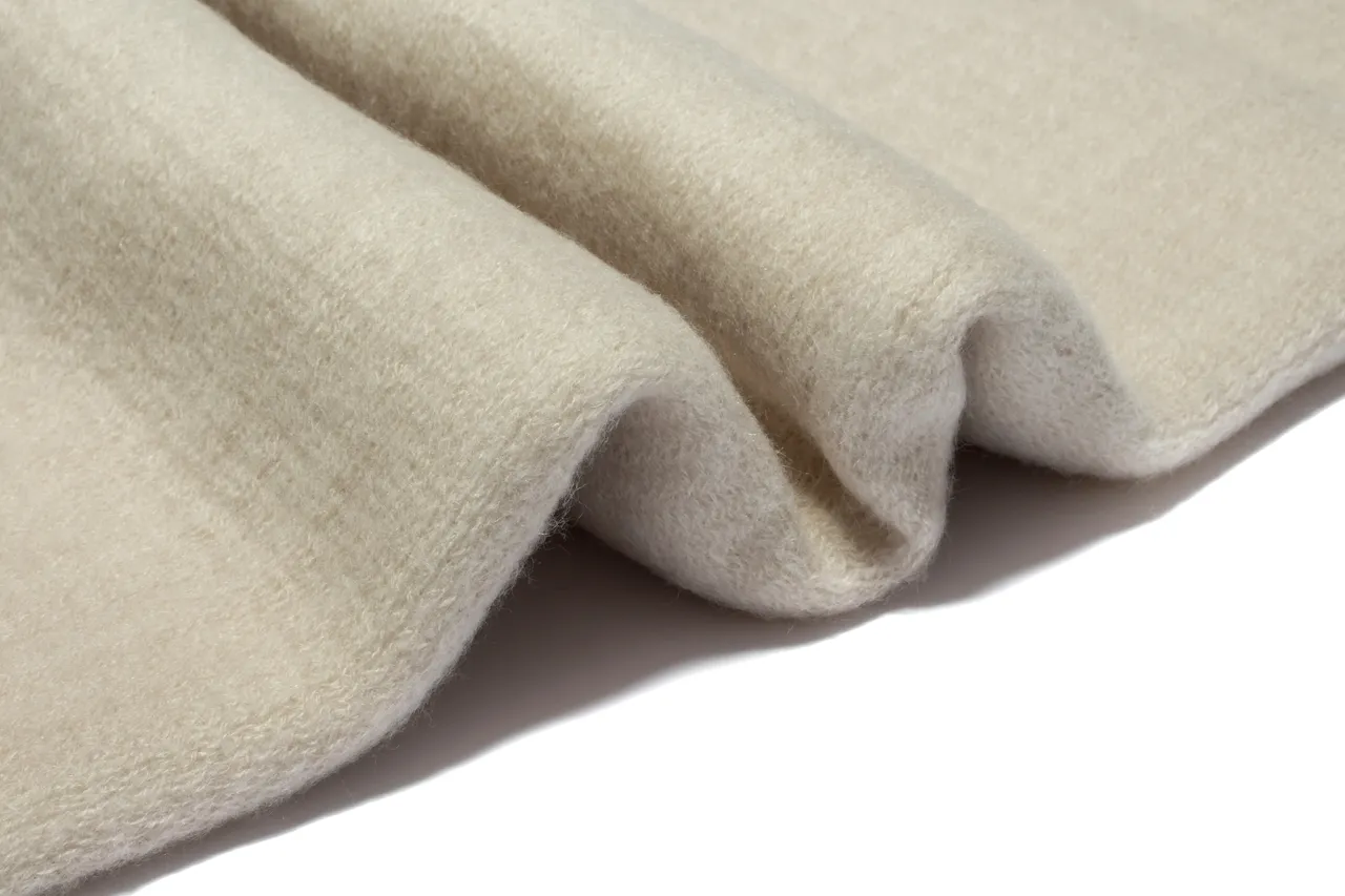UGG Tissage simple frangé Écharpe en cachemire 9