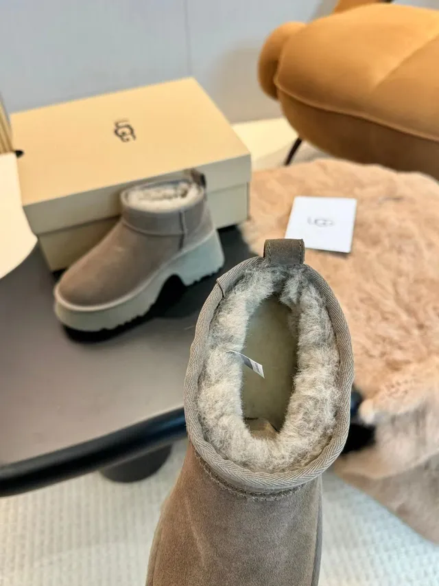 UGG सुड शियरलिंग-लाइन्ड चंकी प्लेटफॉर्म एंगल जूते 6