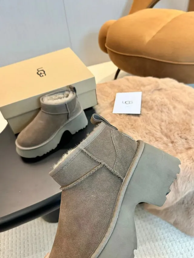 UGG सुड शियरलिंग-लाइन्ड चंकी प्लेटफॉर्म एंगल जूते 7