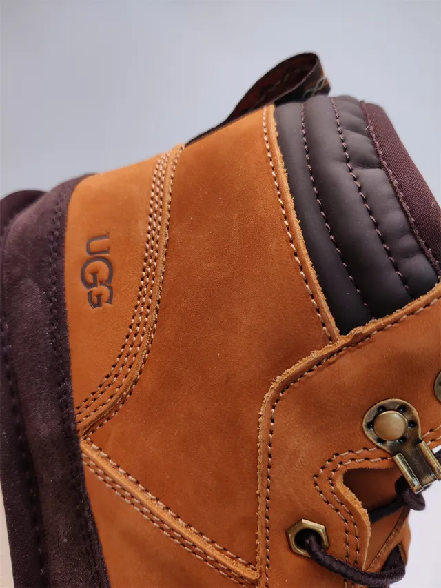 UGG بني وكرزي ثنائي اللون جلد الغزال جلد حذاء عمل 11