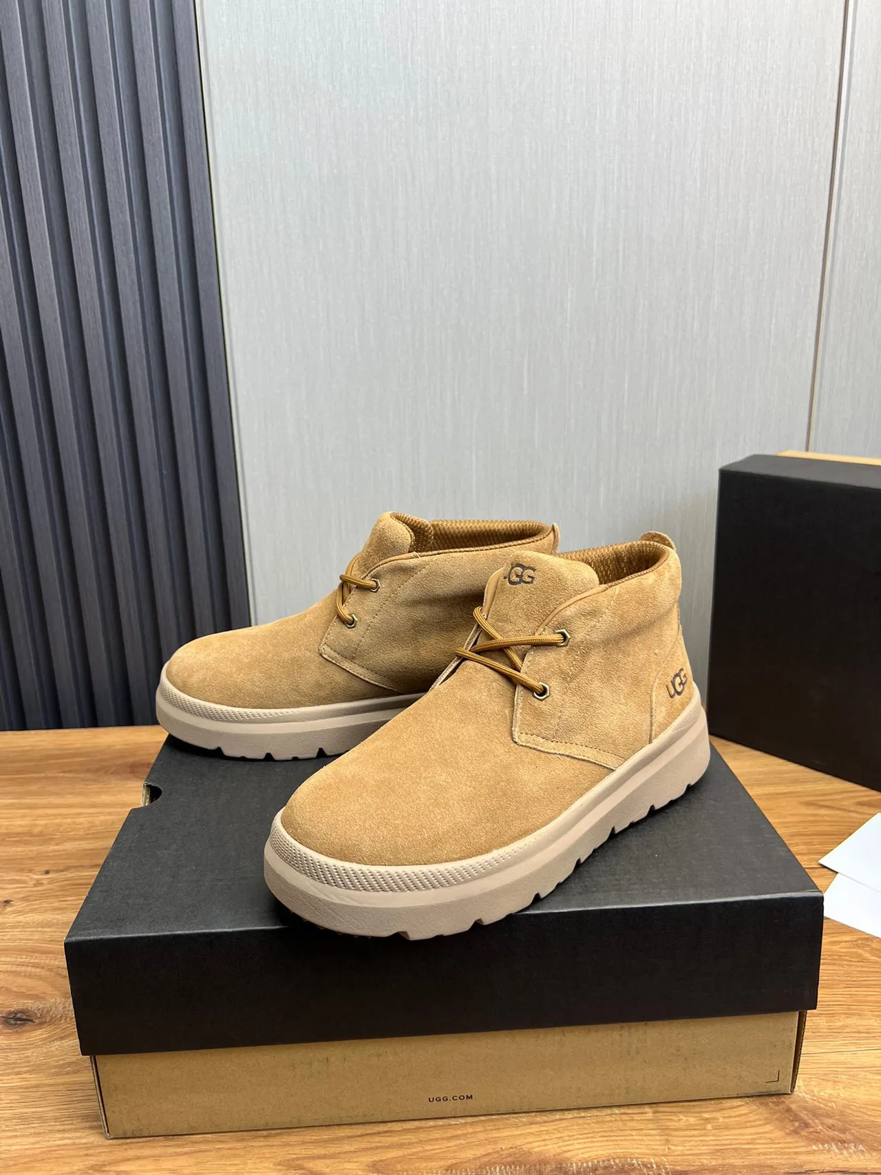UGG Tasman भूरा सूड ऊपरी प्लेटफॉर्म सोल एंकल बूट 3