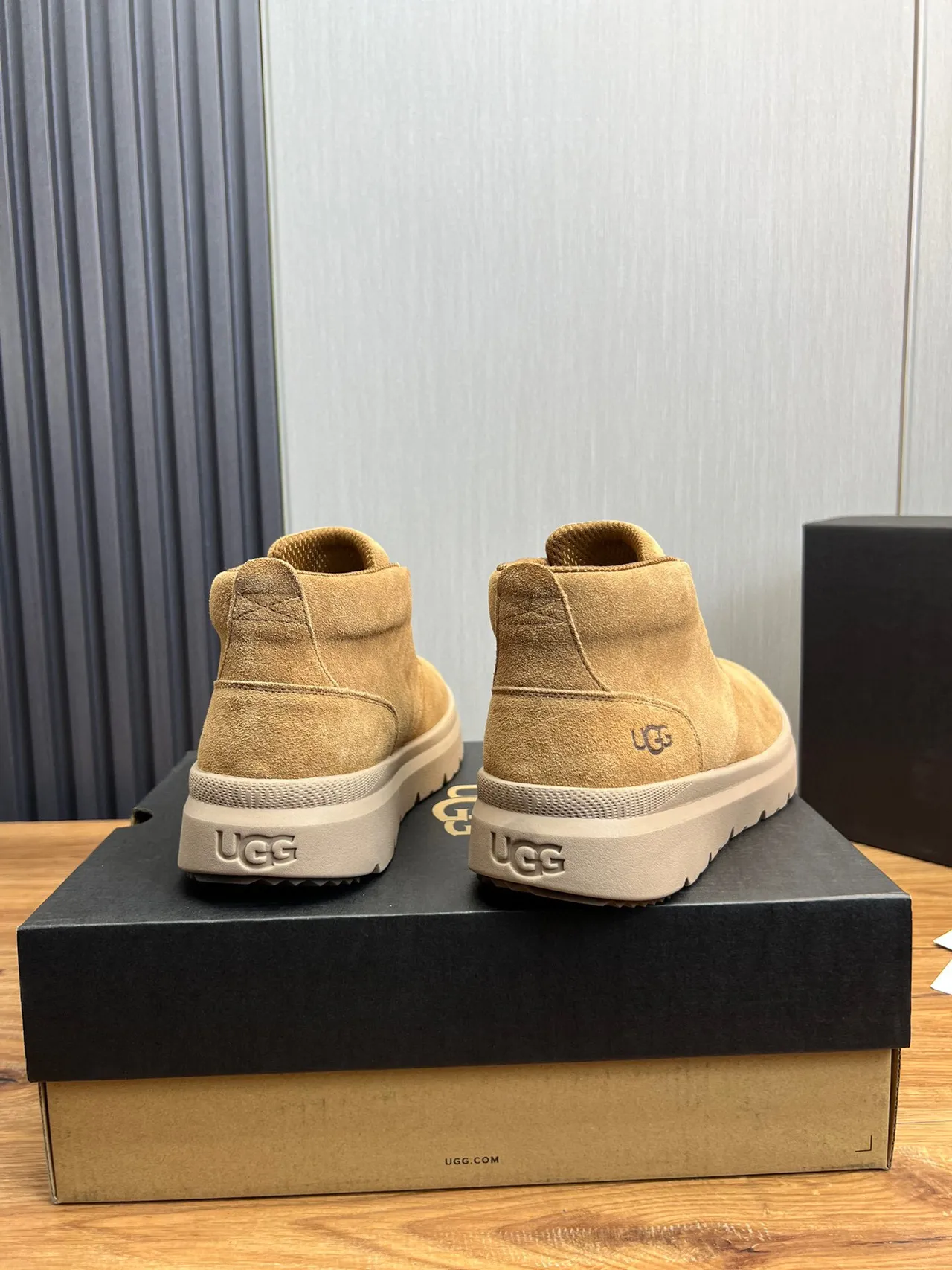 UGG Tasman भूरा सूड ऊपरी प्लेटफॉर्म सोल एंकल बूट 5