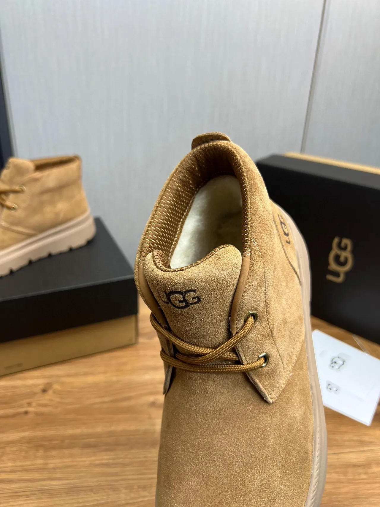 UGG Tasman भूरा सूड ऊपरी प्लेटफॉर्म सोल एंकल बूट 6