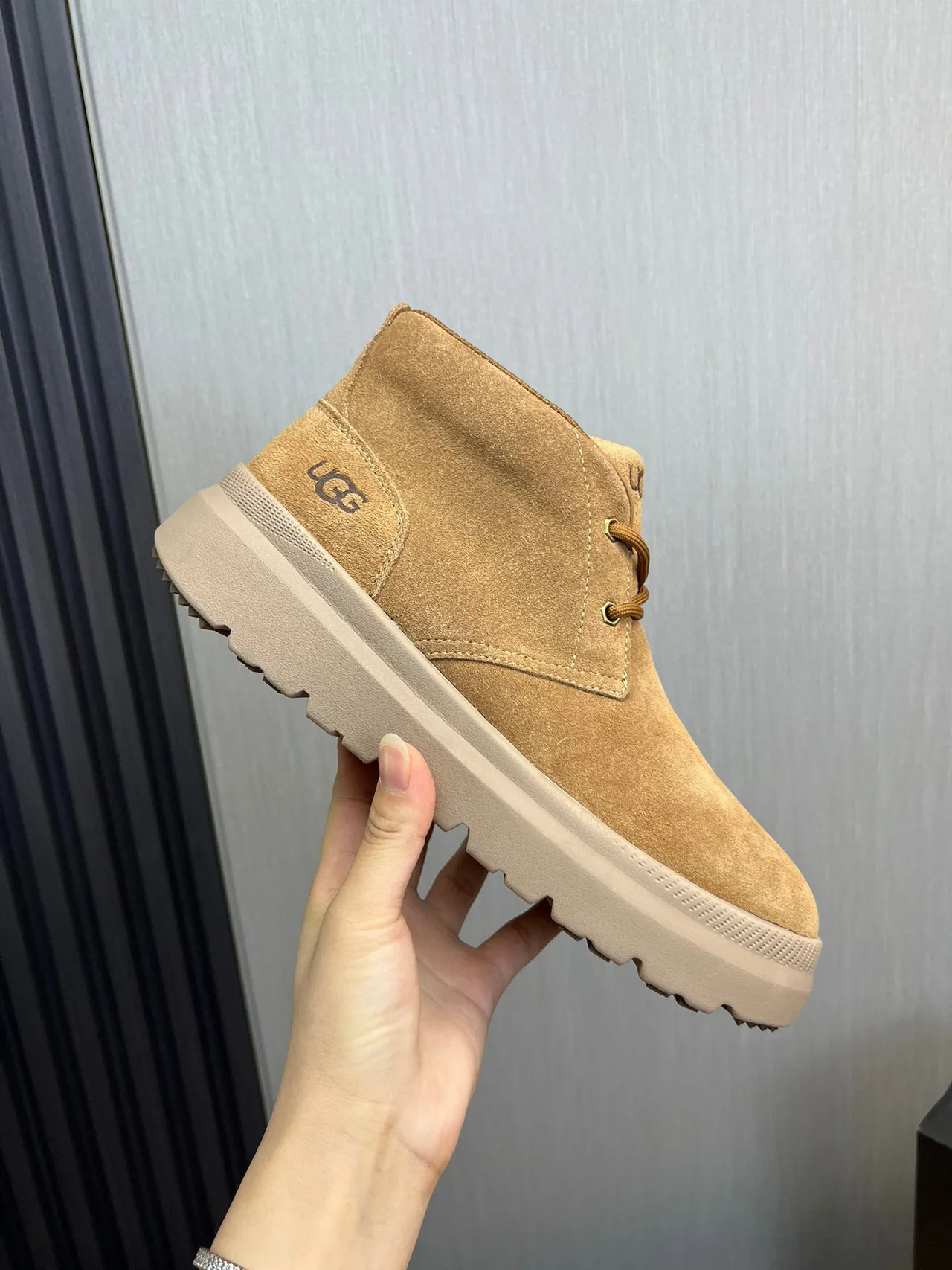 UGG Tasman भूरा सूड ऊपरी प्लेटफॉर्म सोल एंकल बूट 7