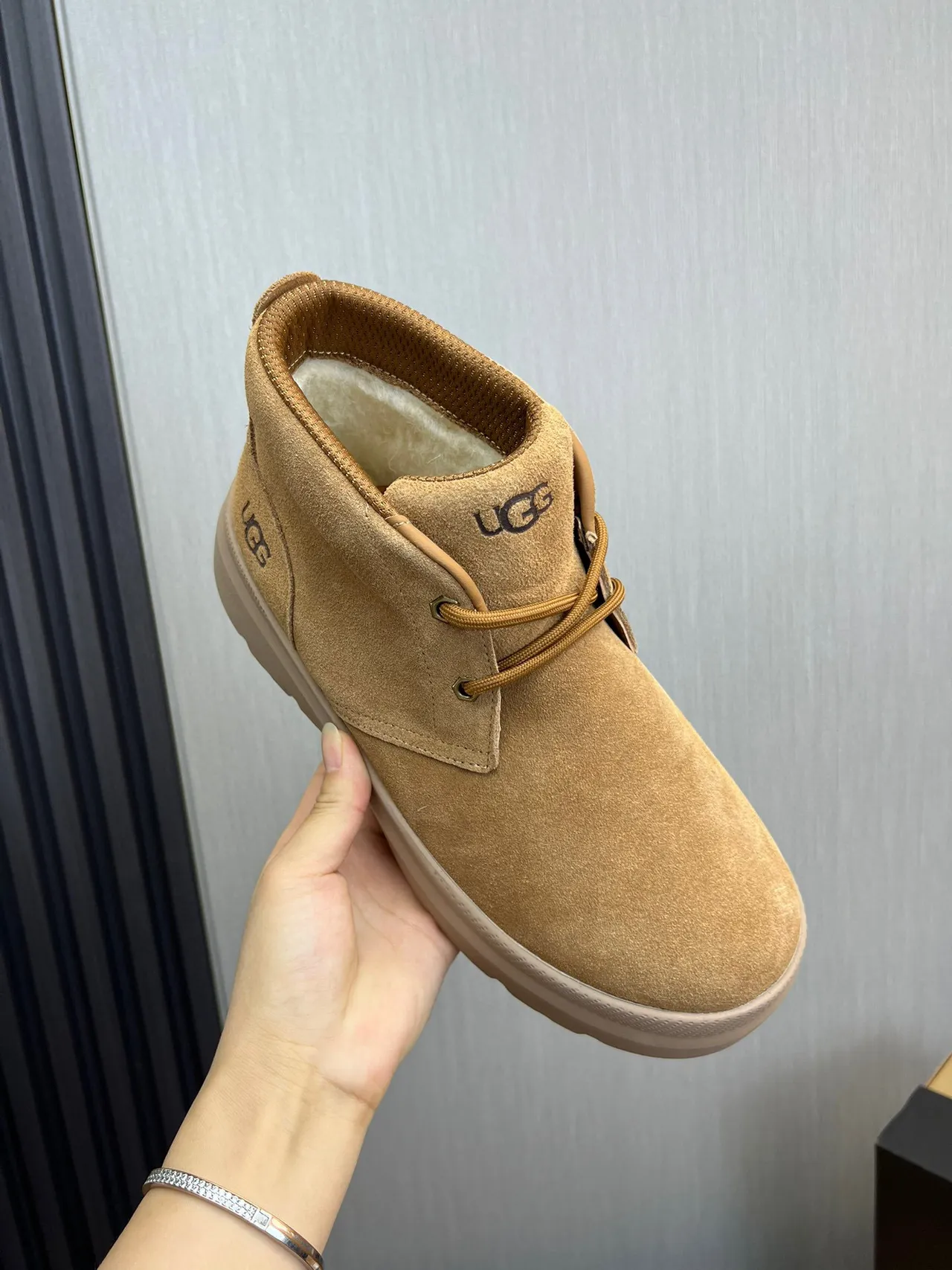 UGG Tasman भूरा सूड ऊपरी प्लेटफॉर्म सोल एंकल बूट 8