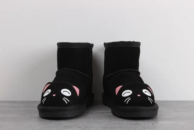 UGG Tasman 黑色猫脸雪靴 3