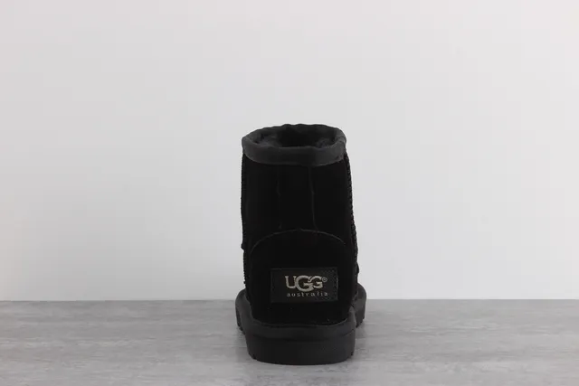 UGG Tasman 黑色猫脸雪靴 4