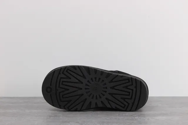 UGG Tasman 黑色猫脸雪靴 5