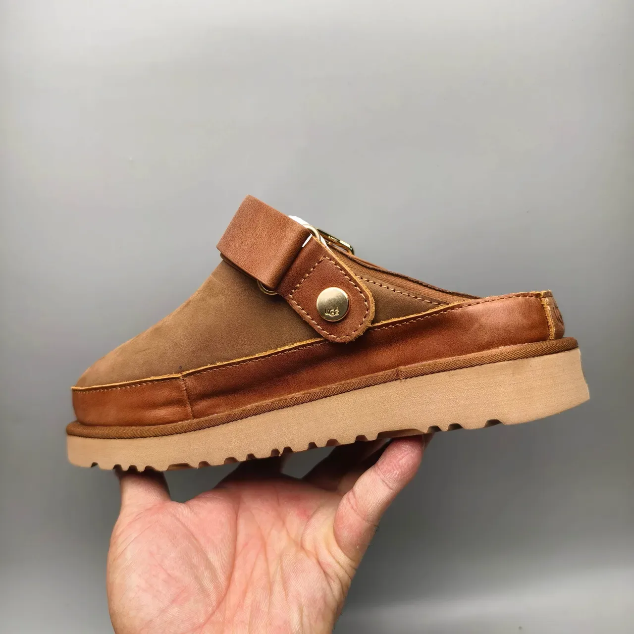 UGG Tasman Chaussures Casuales Marron Beige Suédé Boucle 4