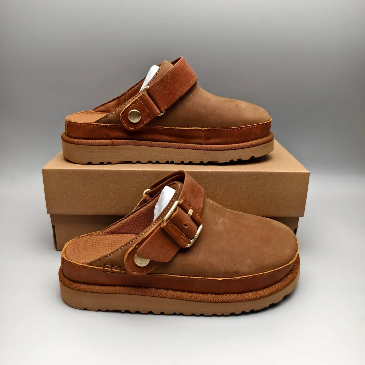 UGG Tasman Chaussures Casuales Marron Beige Suédé Boucle 5