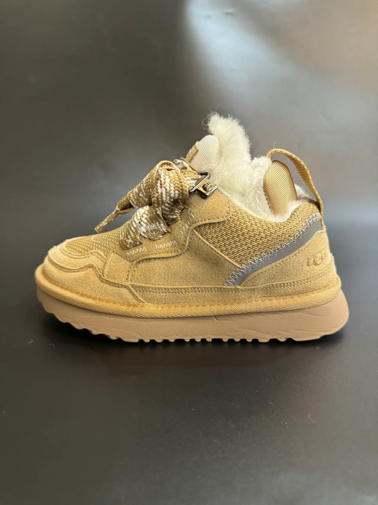 UGG Tasman أحذية ثلجية بنية داكنة مبطنة بشيرلينج 4