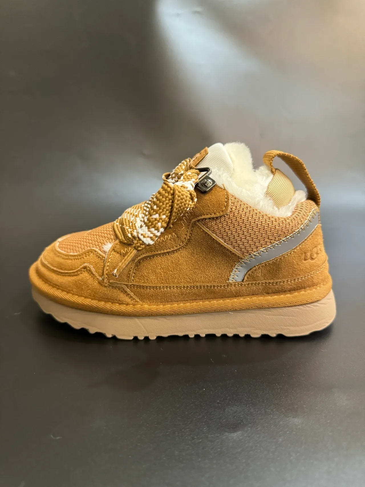UGG Tasman أحذية ثلجية بنية داكنة مبطنة بشيرلينج 6