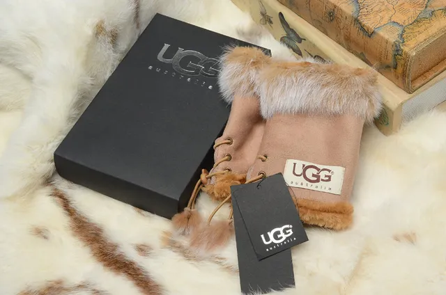 UGG Tasman Fur-Trimmed Lace-Up Slipper Snow Boots 15