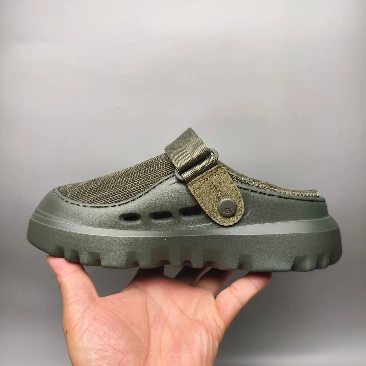 UGG Tasman 橄榄绿网面木屐 7