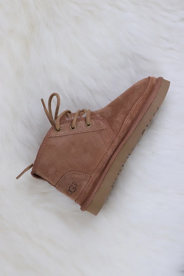 UGG Tasman Bottines en Daim Tan Doublées de Mouton à Lacets 2