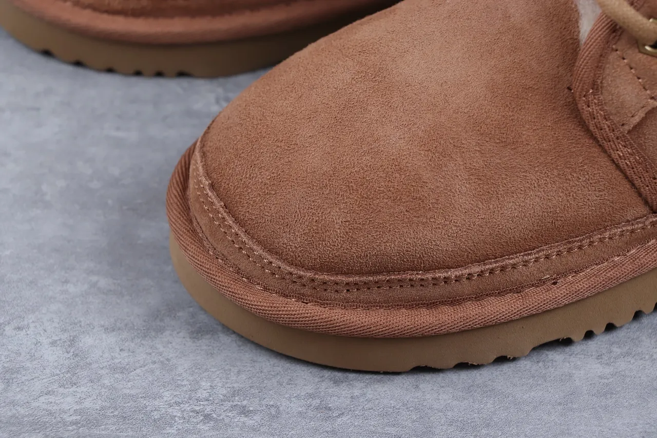 UGG Tasman Bottines en Daim Tan Doublées de Mouton à Lacets 6