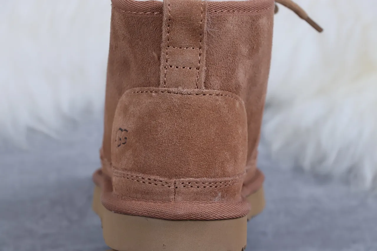 UGG Tasman Bottines en Daim Tan Doublées de Mouton à Lacets 7
