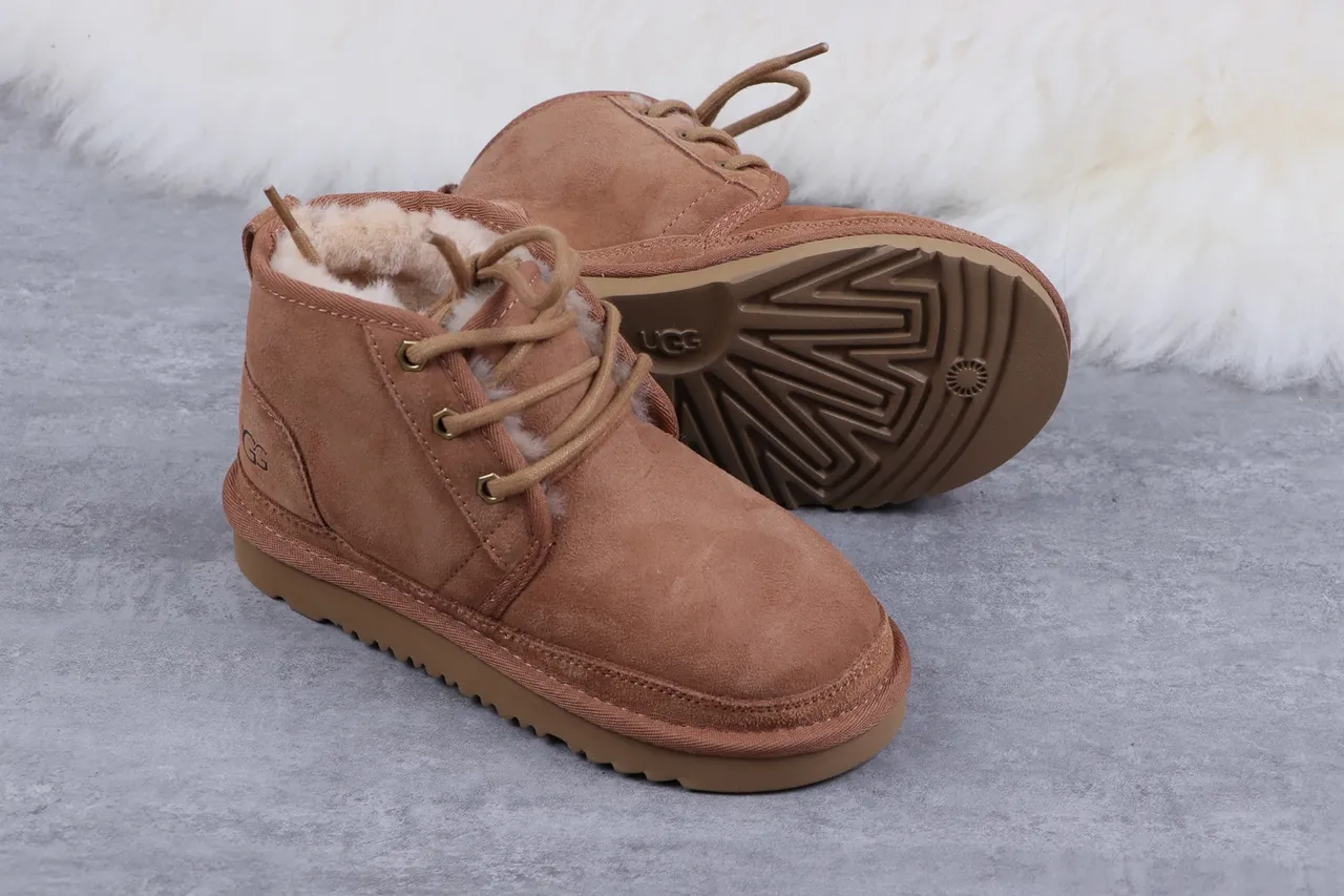 UGG Tasman Bottines en Daim Tan Doublées de Mouton à Lacets 10