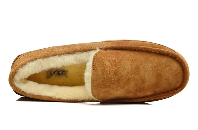 UGG Tasman Tan 麂皮羊毛衬里乐福鞋 9