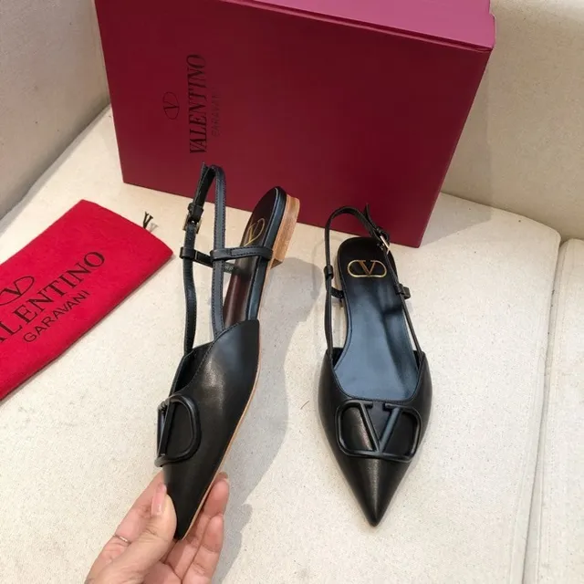 Valentino काला बेज नुकीला टो स्लिंगबैक पट्टी बैले फ्लैट 7