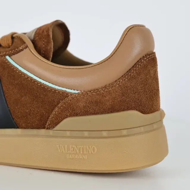 Valentino Zapatillas Lifestyle Marrón Negro Ante Superior Rayas Laterales 4