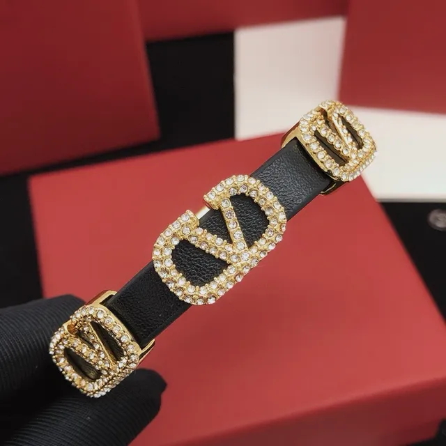 Valentino Garavani VLOGO Crystal-Embellished Black Rubber Bracelet 6