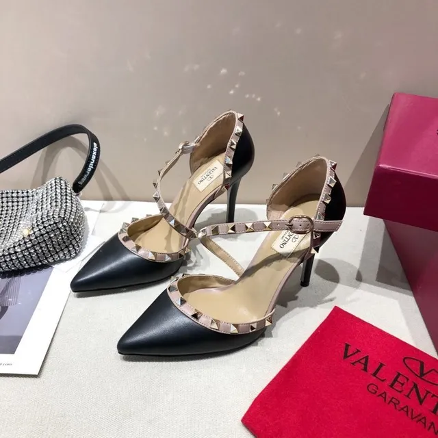 Valentino Rockstud Preto Bege Dedo Apontado Salto Stiletto 2