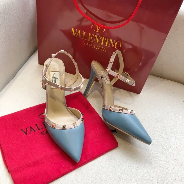 Valentino Rockstud Escarpins à talons aiguilles bleu clair cloutés avec brides arrière 3