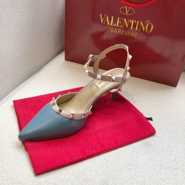Valentino Rockstud Escarpins à talons aiguilles bleu clair cloutés avec brides arrière 4