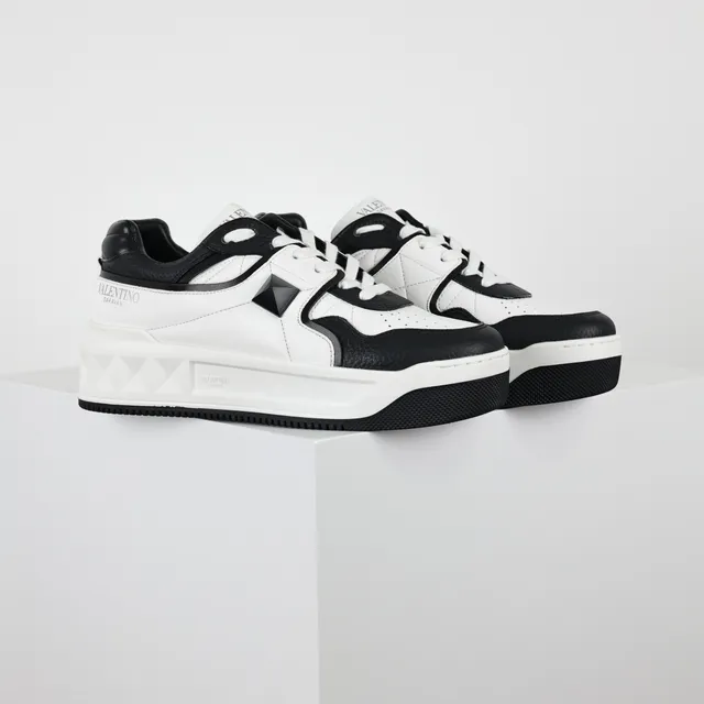 Sneaker plateforme Valentino Rockstud blanc et noir lifestyle sneakers 3