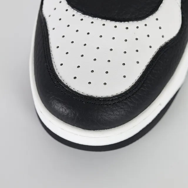 Sneaker plateforme Valentino Rockstud blanc et noir lifestyle sneakers 5