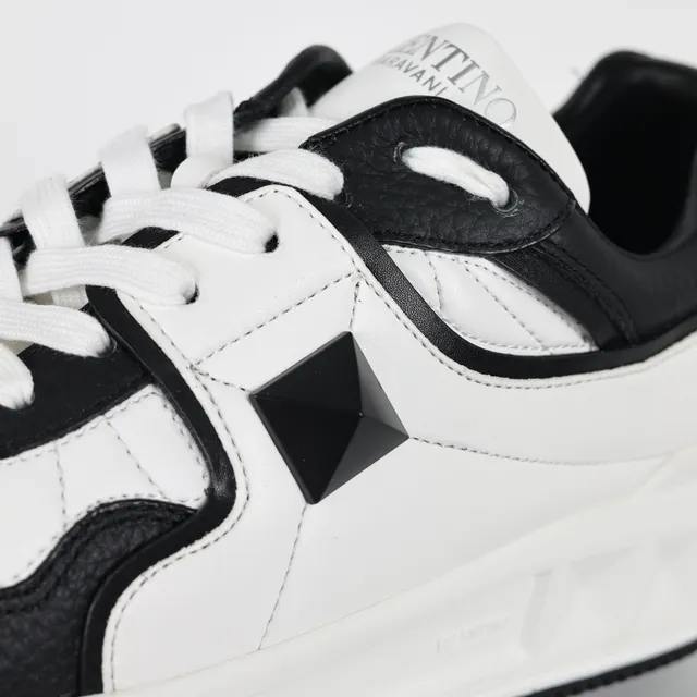 Sneaker plateforme Valentino Rockstud blanc et noir lifestyle sneakers 6