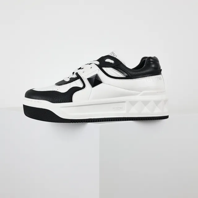 Sneaker plateforme Valentino Rockstud blanc et noir lifestyle sneakers 9