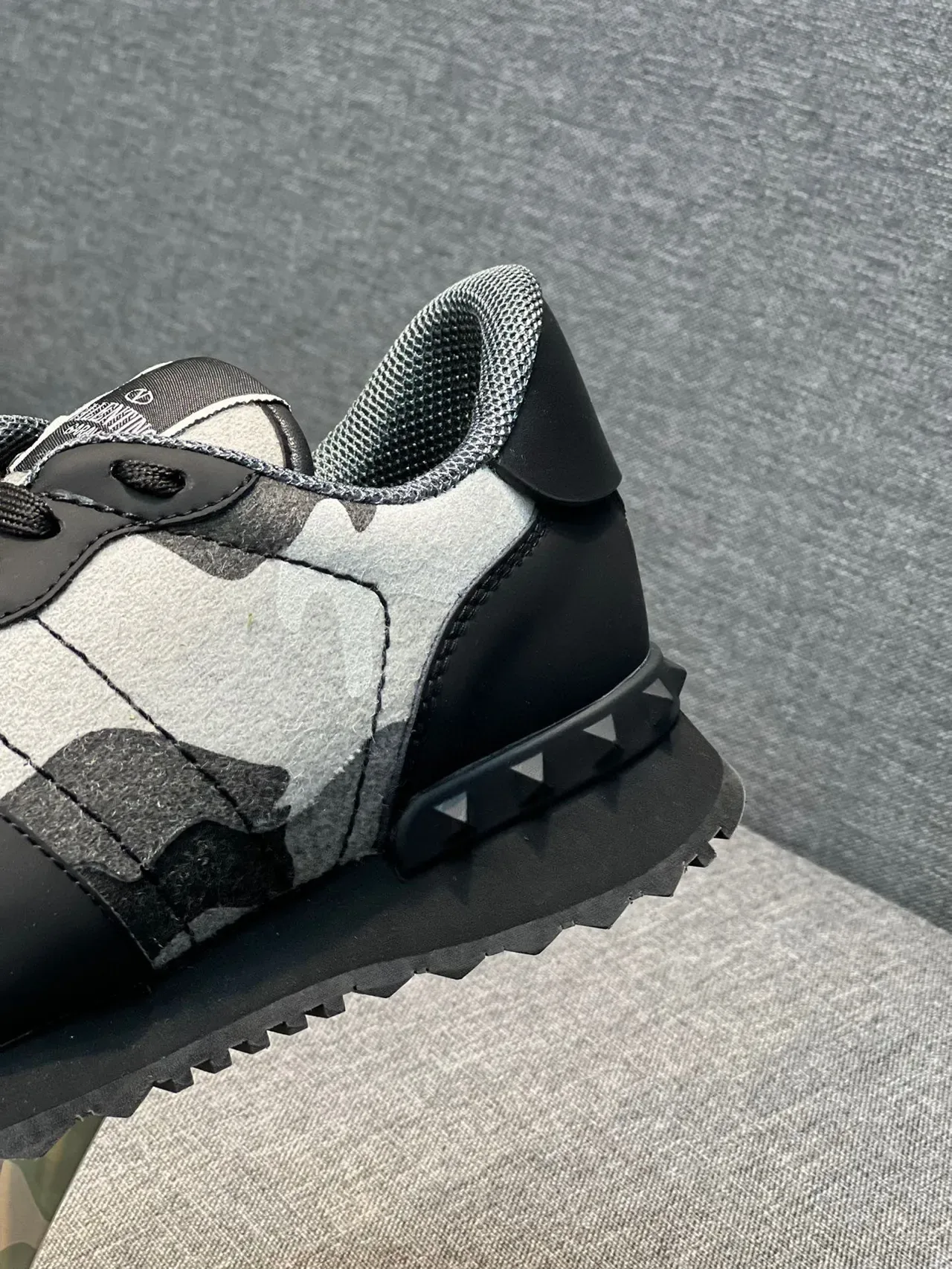 瓦伦蒂诺 Rockstud Runner 迷彩拼接生活休闲运动鞋 8