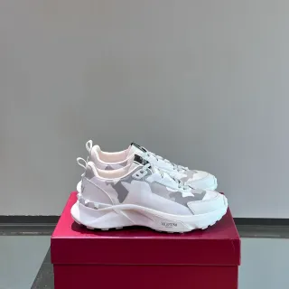 Valentino Rockstud Blanc et Gris Camouflage Panneau Semelle Sculptée Sneakers Chunky