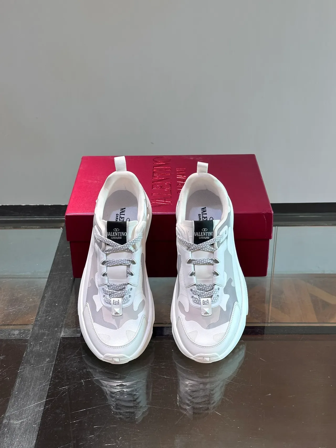 Valentino Rockstud Blanc et Gris Camouflage Panneau Semelle Sculptée Sneakers Chunky 4