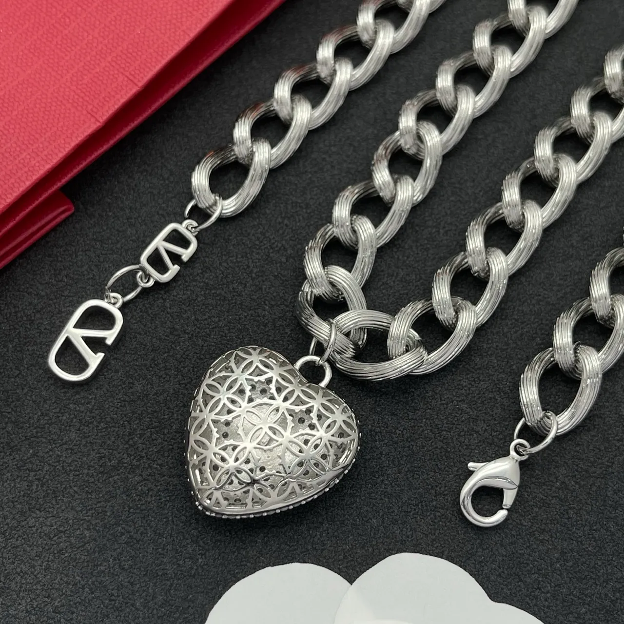 Collar con dije de corazón de Valentino en plata negra con cadena curb chunky Pavé-Set 3