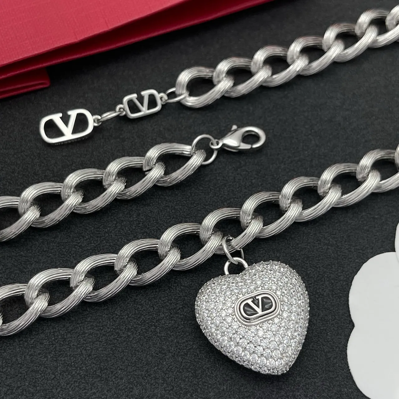 Collar con dije de corazón de Valentino en plata negra con cadena curb chunky Pavé-Set 4